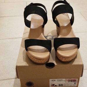UGG ELENA BLK SIZE 9.5